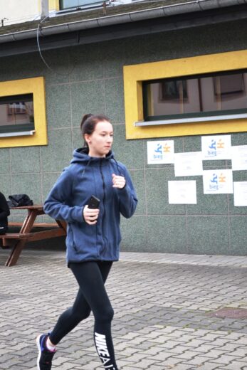 Bieg Erasmusa - uczestniczka podczas biegu.