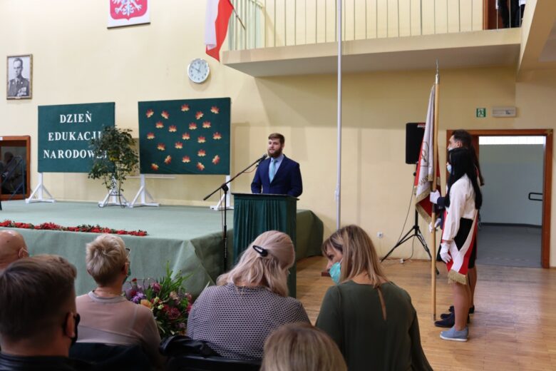Rozpoczęcie uroczystości przez przewodniczącego samorządu uczniowskiego.