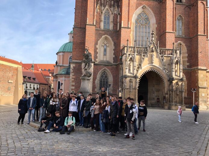 Zdjęcie grupowe uczestników wycieczki do Wrocławia.