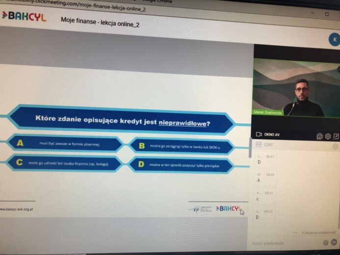 Przykładowy zrzut ekranu z lekcji online realizowanych w ramach projektu Bakcyl. Podczas zajęć rozwiązywano przedstawiony na zdjęciu quiz.